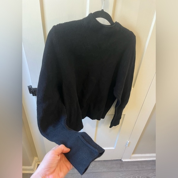 Banana Republic Black Knot Mock neck sweater Medium - Picture 2 of 6